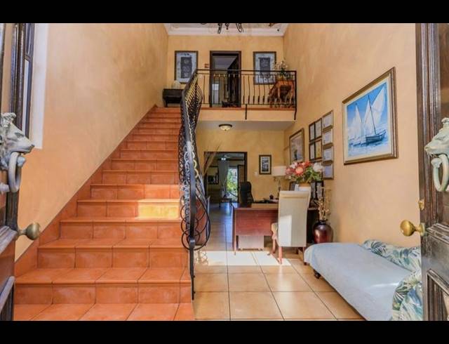 8 BEDROOM HOUSE FOR SALE IN UMHLANGA CENTRAL